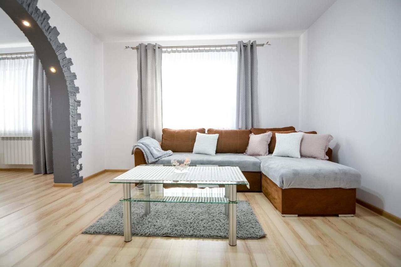 Apartamenty Przystanek Banska Banska Nizna エクステリア 写真